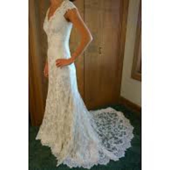 Allure Couture Elegant Wedding Gown P952